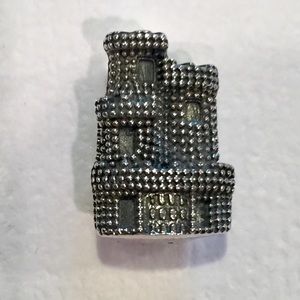 Lori Bonn “Beachfront Proper” slide charm